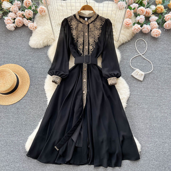 Lace Patchwork Waist-slimming Black Dress