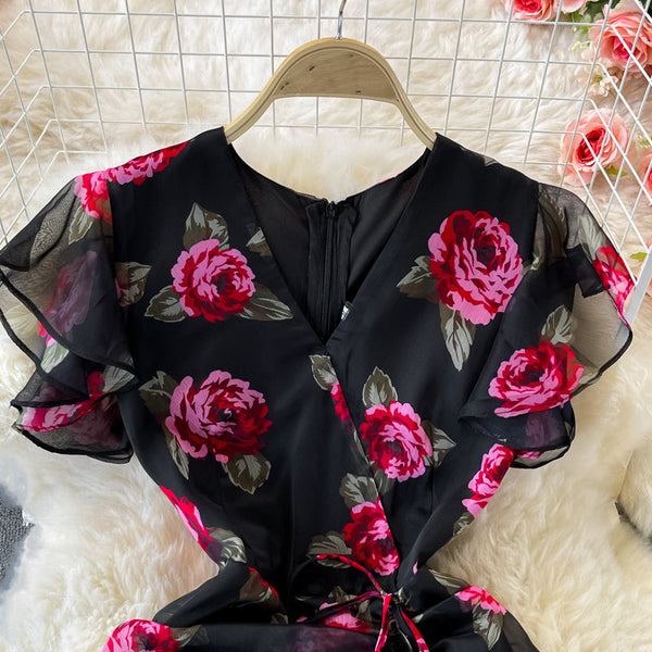 V-neck Waist-slimming Chiffon Dress