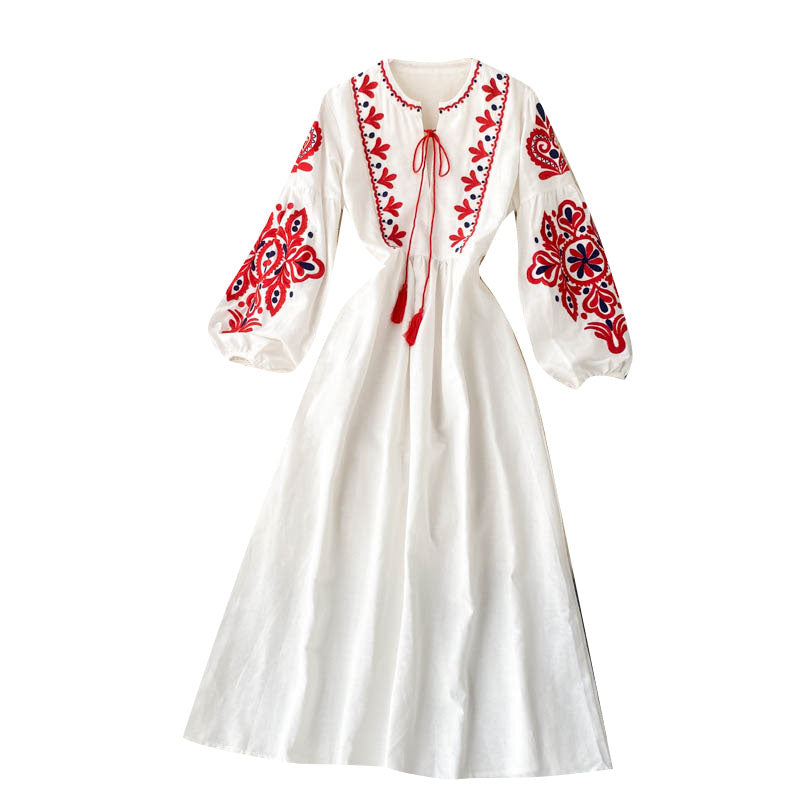 Embroidered Floral Round-neck Pleated Dress
