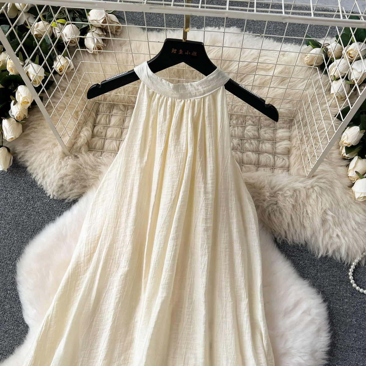 Niche Embroidered Lace-up Halter Dress