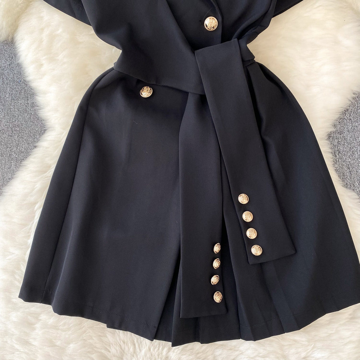 Vintage Lapeled Lace-up Black Dress