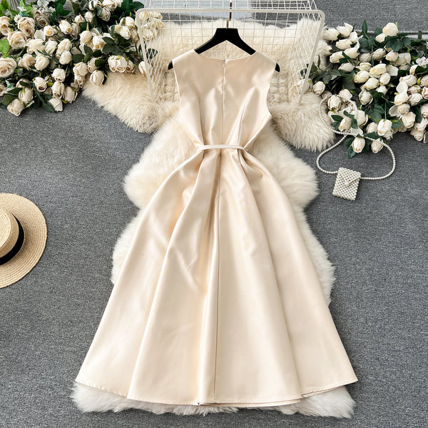 Courtly Sleeveless Solid Color Dress
