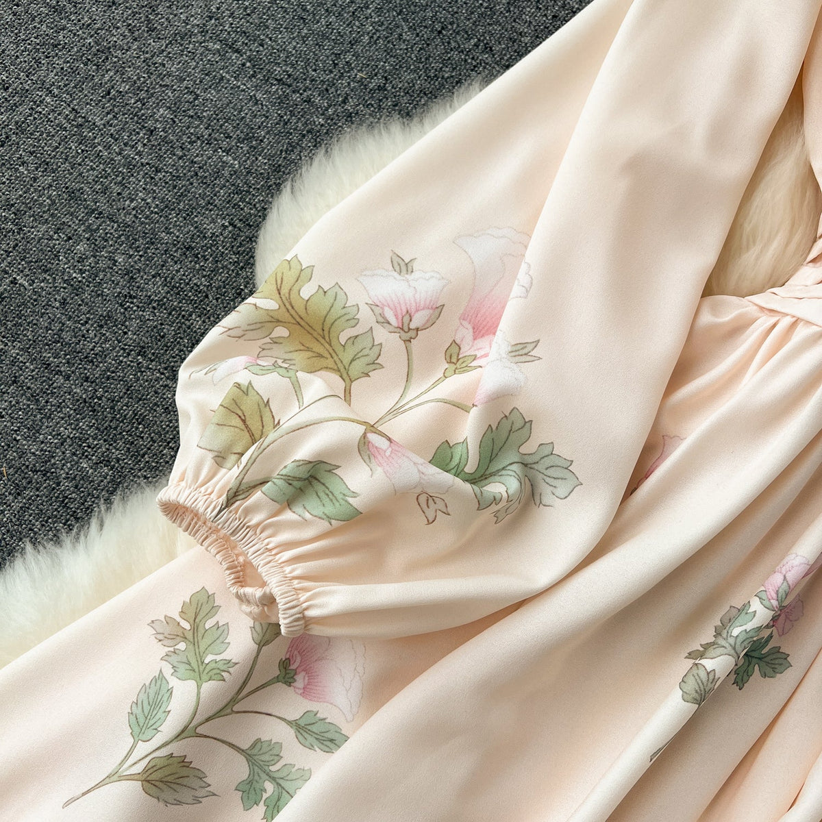 Courtly Pleated Floral Printed Dress