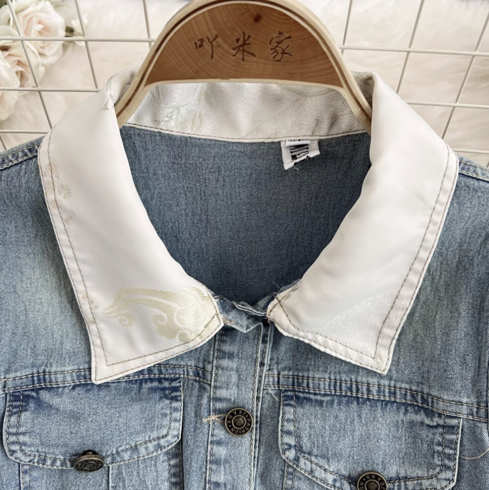 Chic Lapeled Denim Dress with Belt