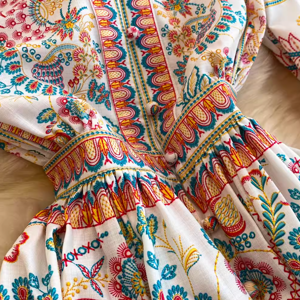 Courtly V-neck Floral Printed Dress