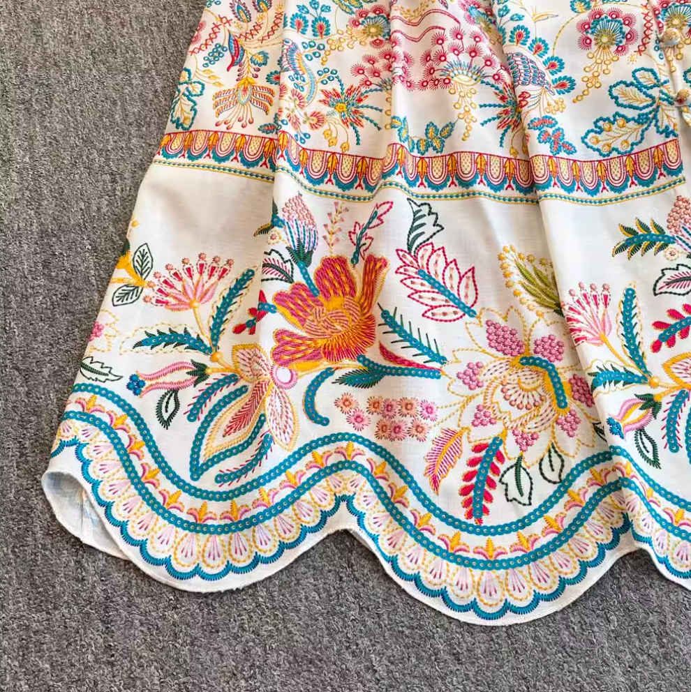 Courtly V-neck Floral Printed Dress