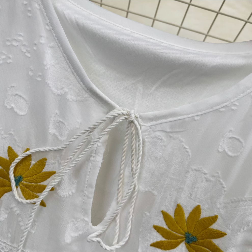Loose-fit Flower Embroidered Dress