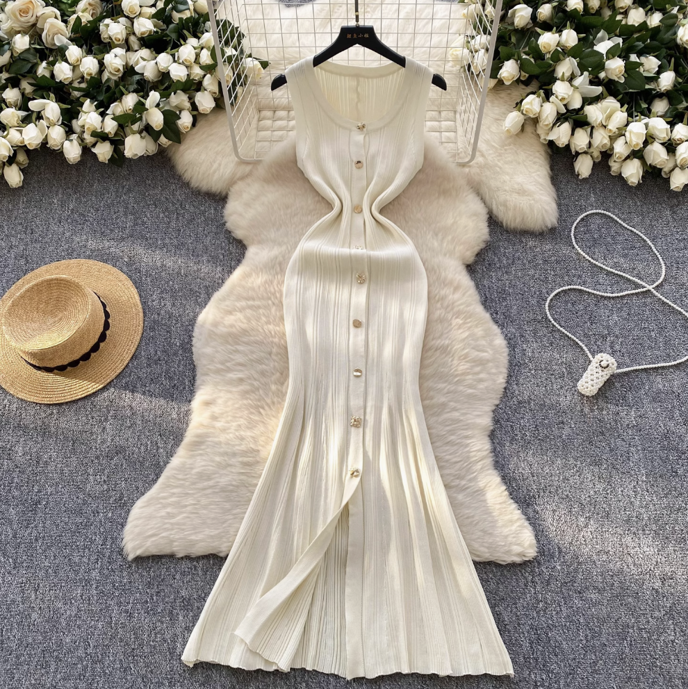Round Collar Slim-fit Knitted Dress