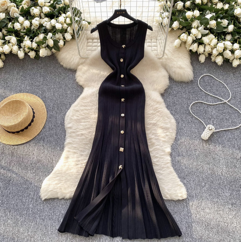 Round Collar Slim-fit Knitted Dress