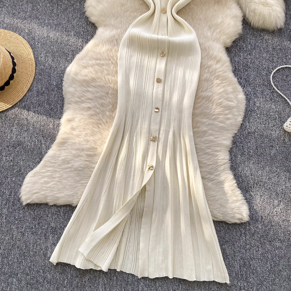 Round Collar Slim-fit Knitted Dress