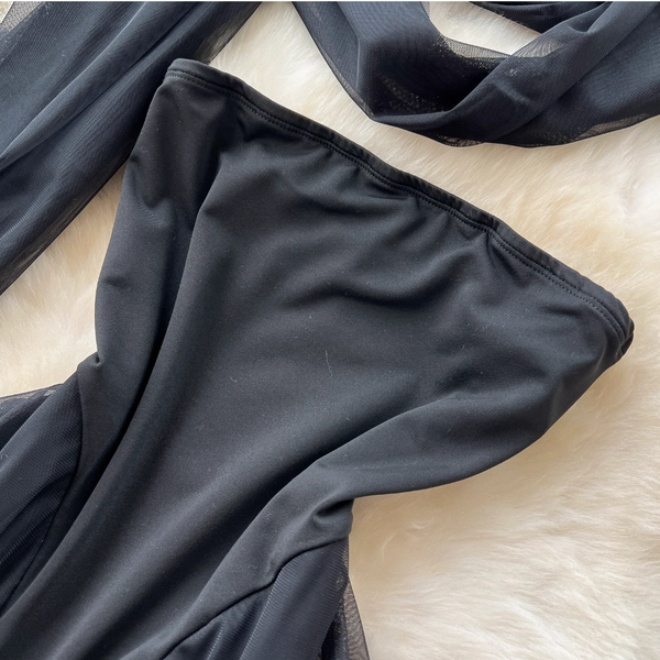 Off-shoulder Black Dress with Ribbon