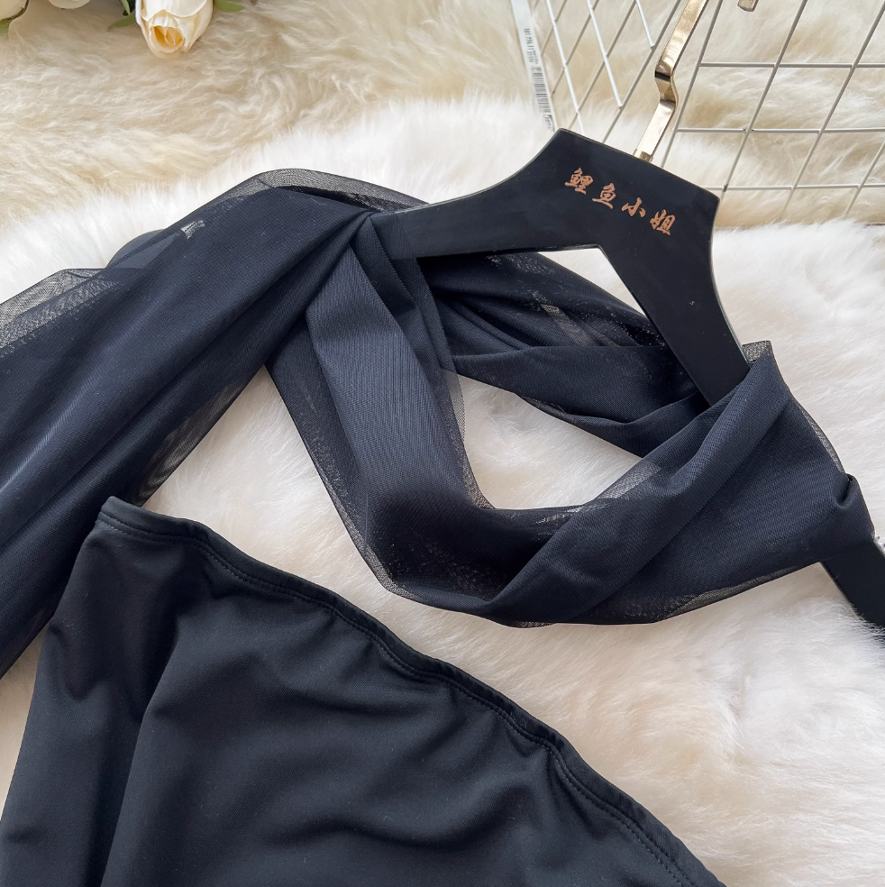Off-shoulder Black Dress with Ribbon