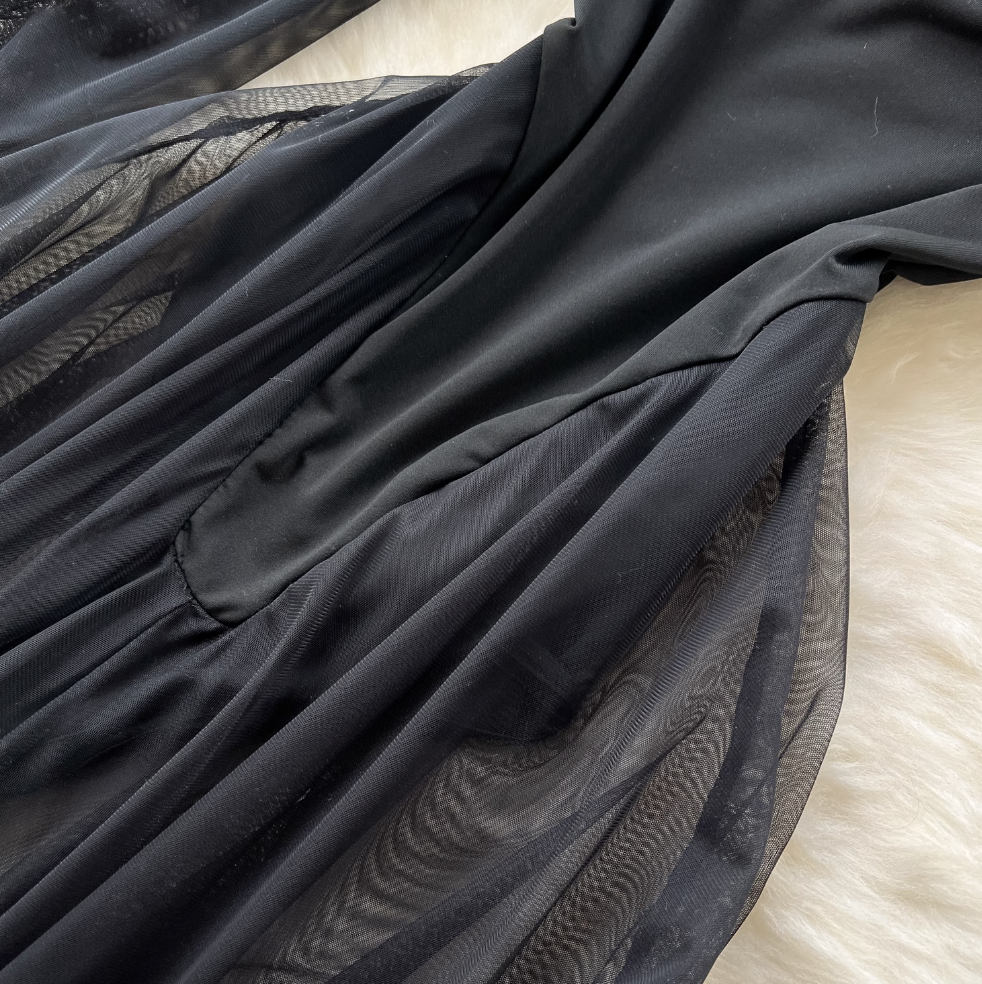 Off-shoulder Black Dress with Ribbon