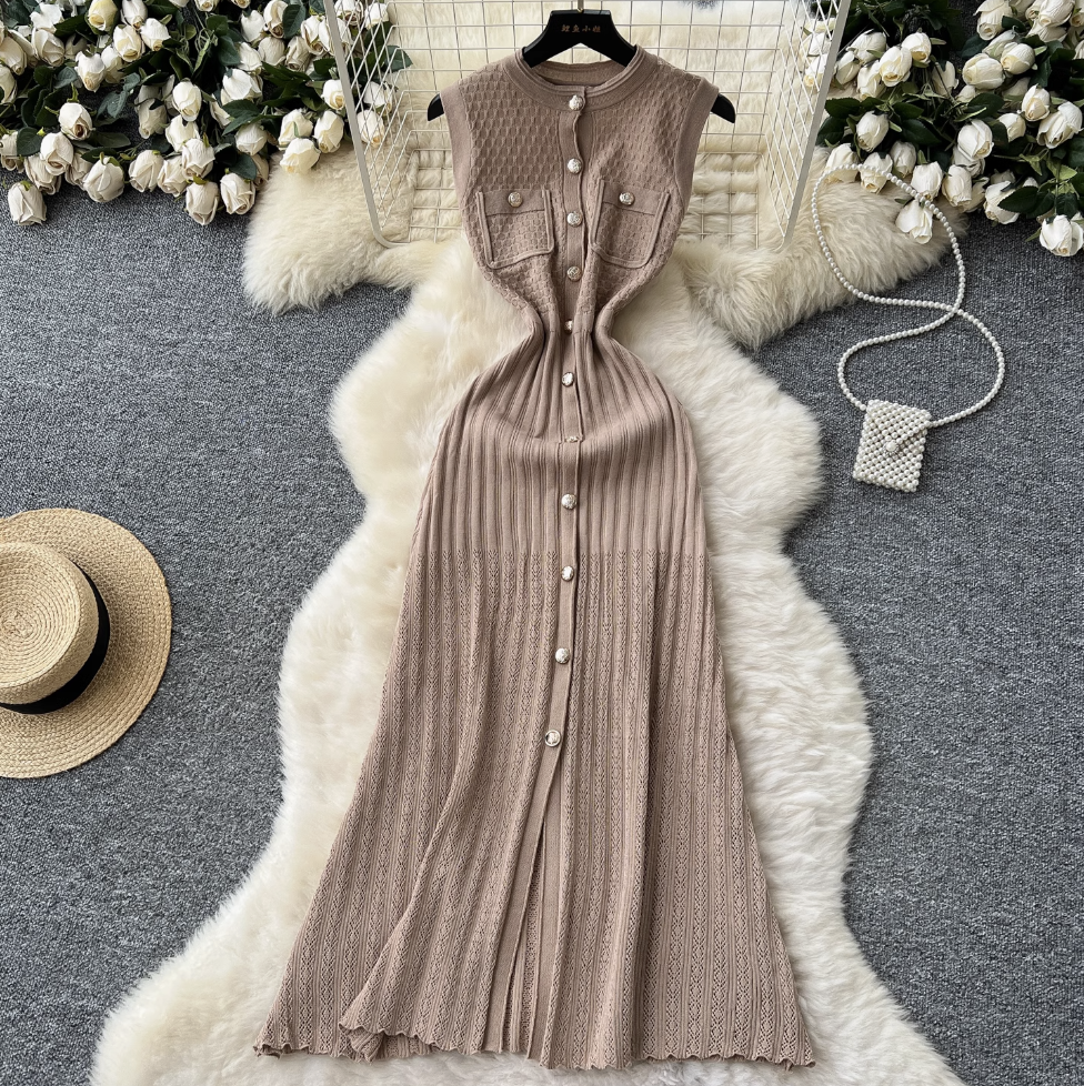 Round Collar Sleeveless Knitted Dress