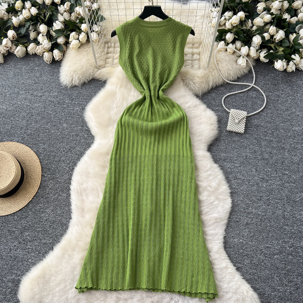 Round Collar Sleeveless Knitted Dress