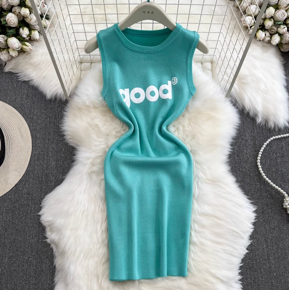 Round Collar Monogrammed Print Knit Dress