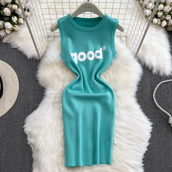 Round Collar Monogrammed Print Knit Dress