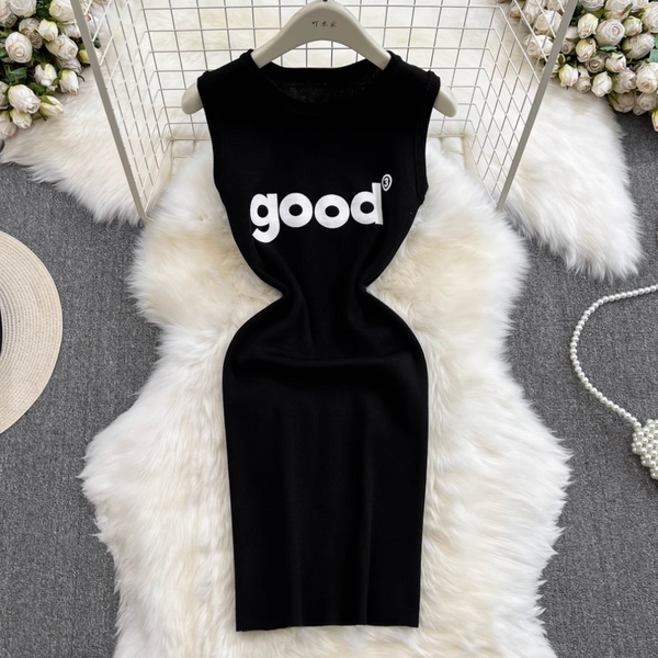 Round Collar Monogrammed Print Knit Dress