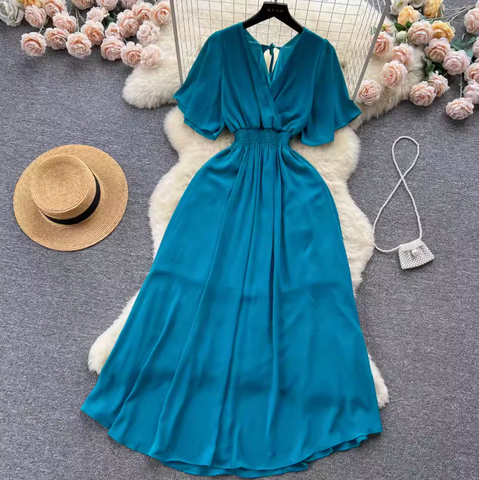 V-neck Stretchy Solid Color Chiffon Dress
