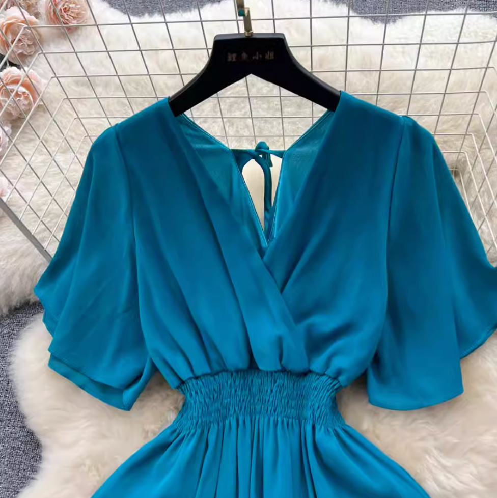 V-neck Stretchy Solid Color Chiffon Dress