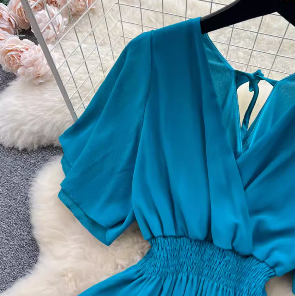 V-neck Stretchy Solid Color Chiffon Dress