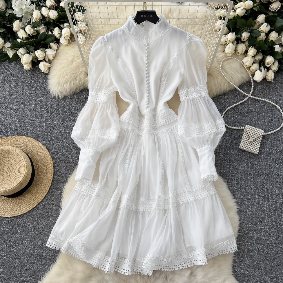 Courtly Puffy Sleeve Lace Dress