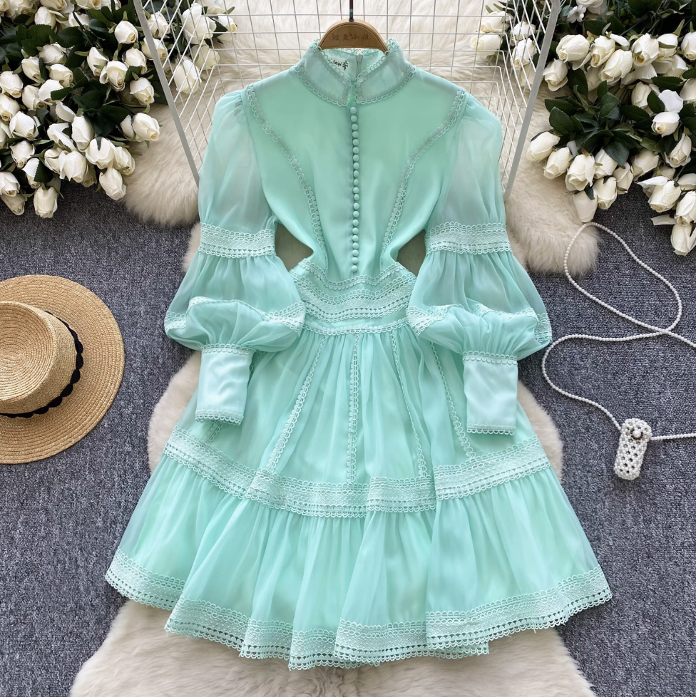 Courtly Puffy Sleeve Lace Dress