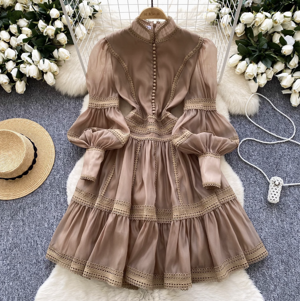 Courtly Puffy Sleeve Lace Dress