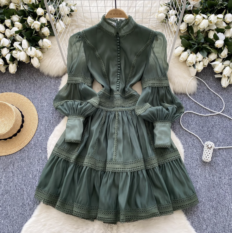 Courtly Puffy Sleeve Lace Dress
