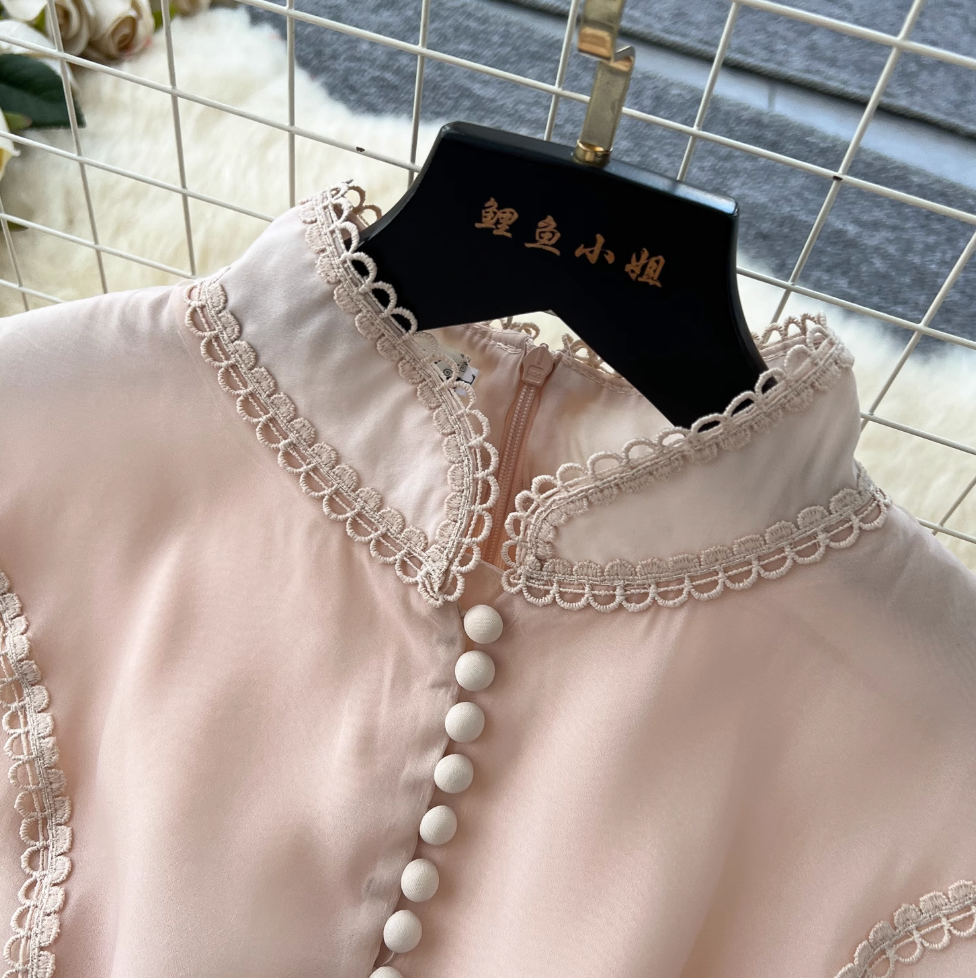 Courtly Puffy Sleeve Lace Dress