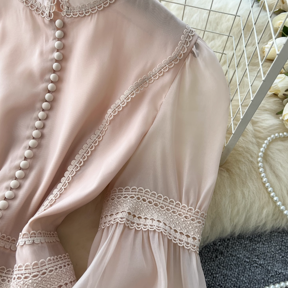 Courtly Puffy Sleeve Lace Dress