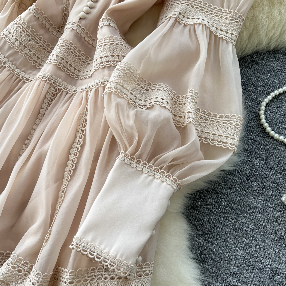 Courtly Puffy Sleeve Lace Dress