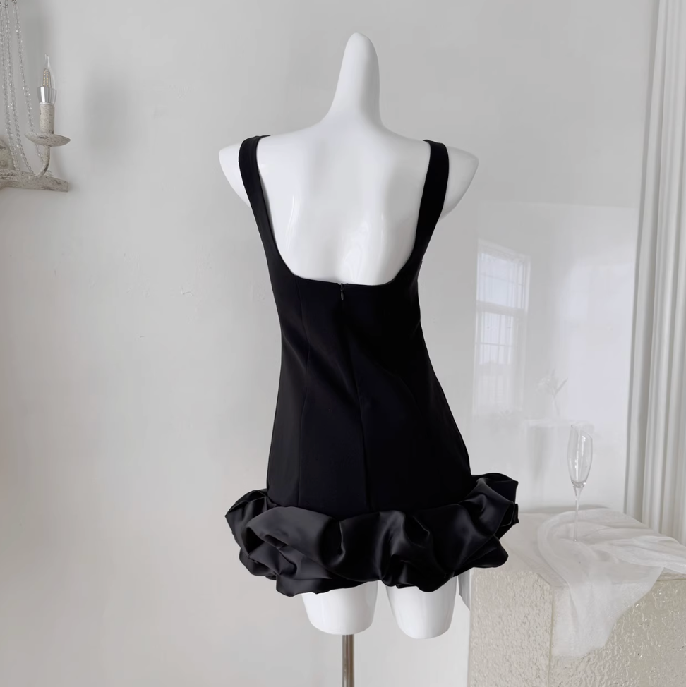 Simple Design Ruffled Vest Dress