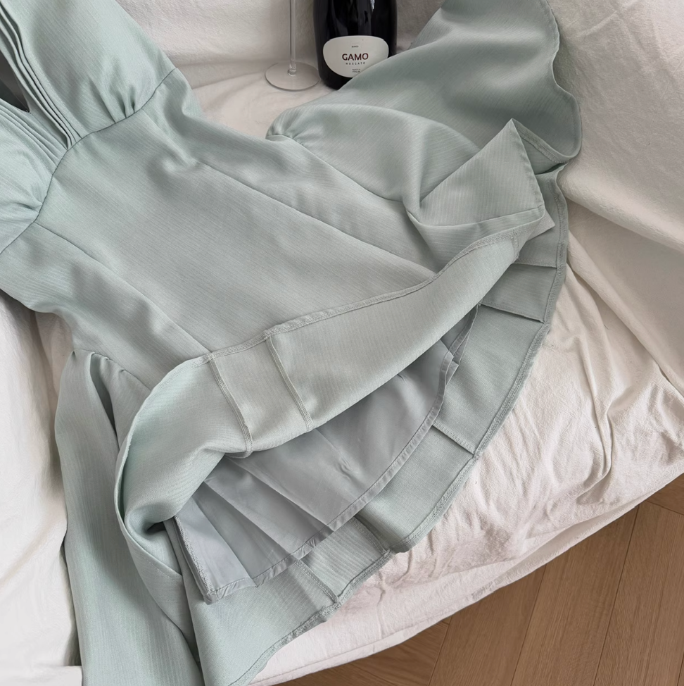 Premium V-neck Pleated Halter Dress