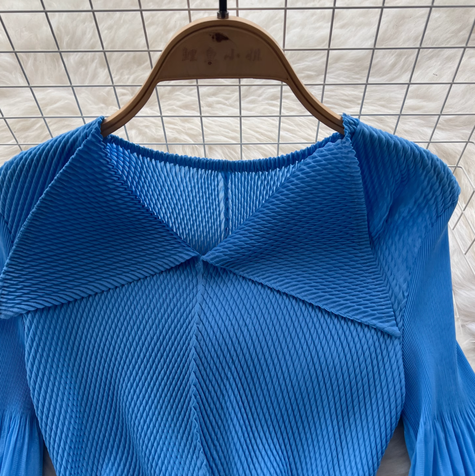 Lapeled Pleated Fringed Knit Dress