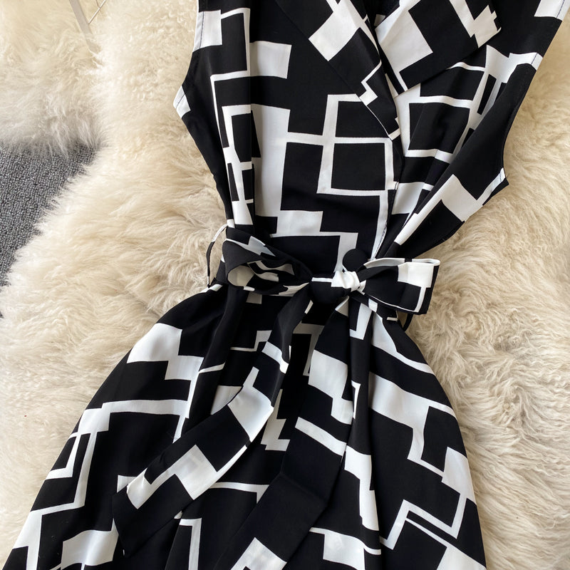 Geometric Printed Lace-up Sleeveless Dress