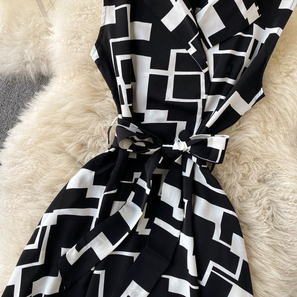 Geometric Printed Lace-up Sleeveless Dress