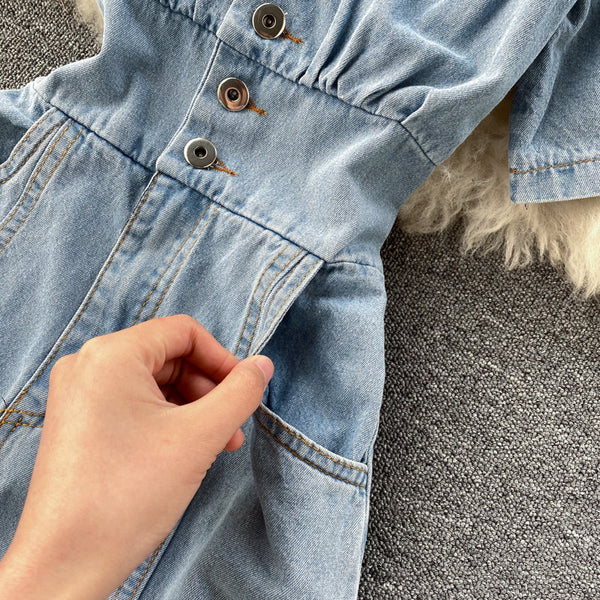Denim V-yaka Düğmeli Bel Elbisesi
