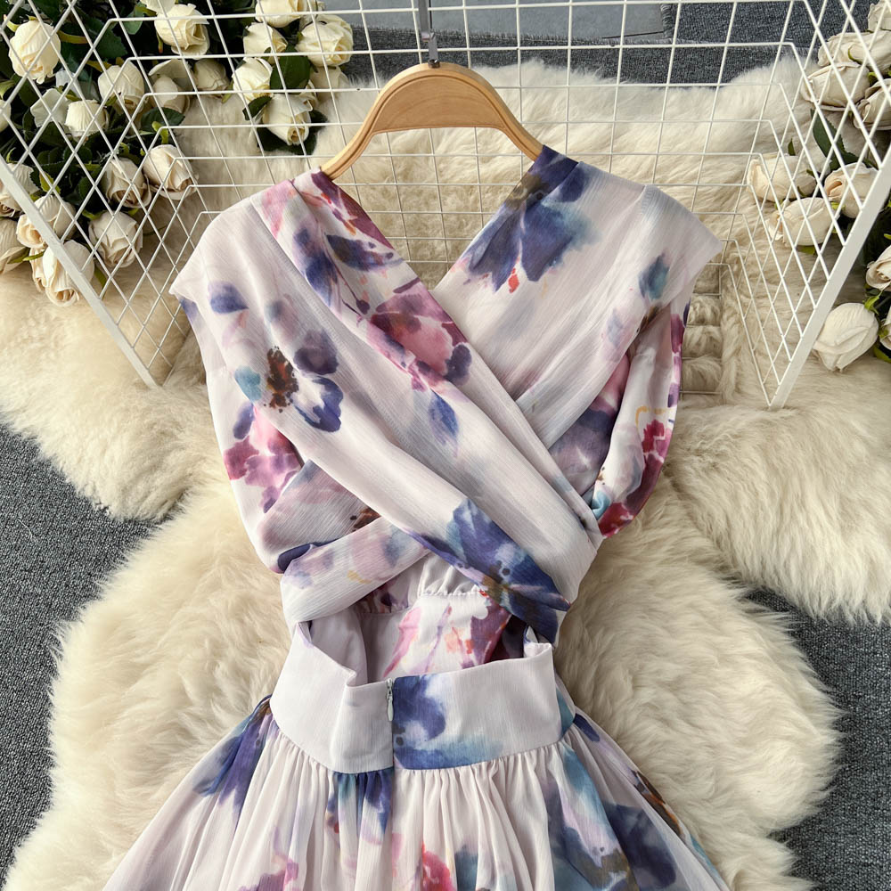 V-neck Sleeveless Floral Pleated Dress