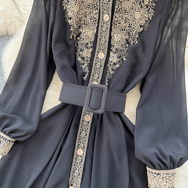 Lace Patchwork Waist-slimming Black Dress