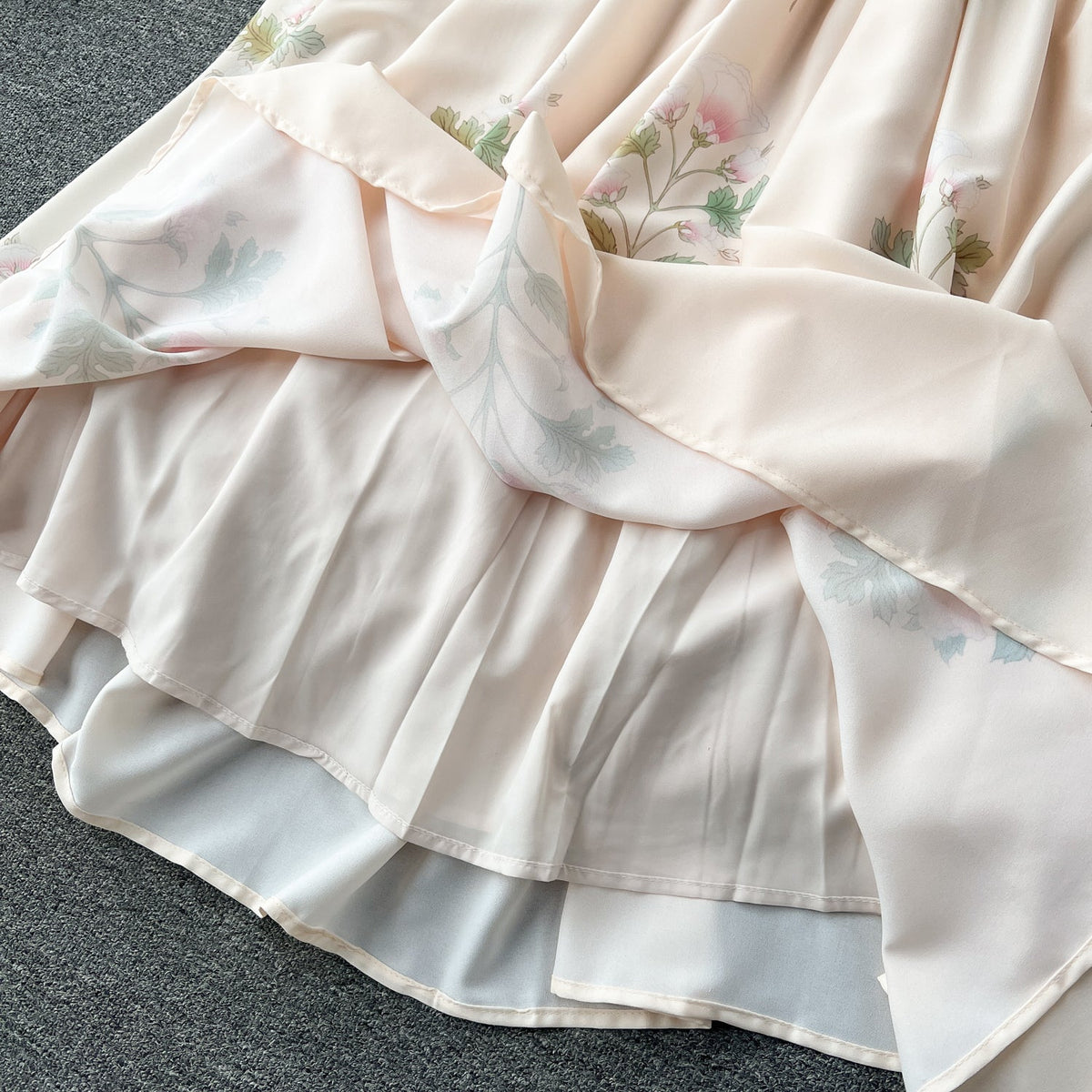 Courtly Pleated Floral Printed Dress