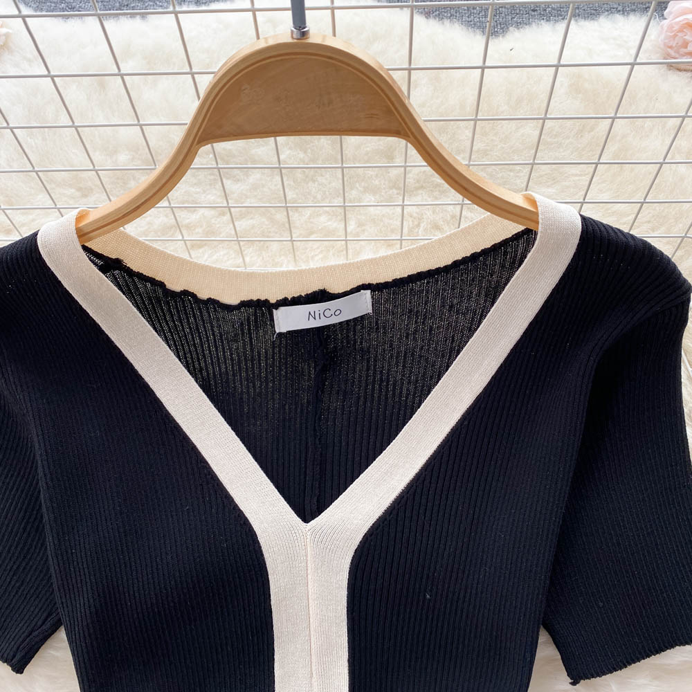 Color Blocking V-neck Knitted Dress