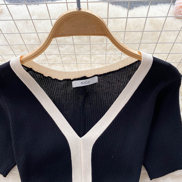 Color Blocking V-neck Knitted Dress