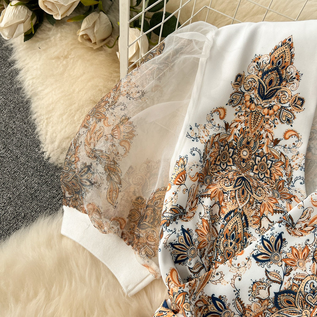 Courtly Puffy Sleeve Floral Dress