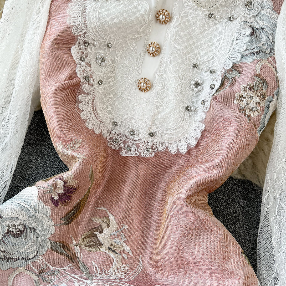 Courtly Lapeled Lace Floral Dress