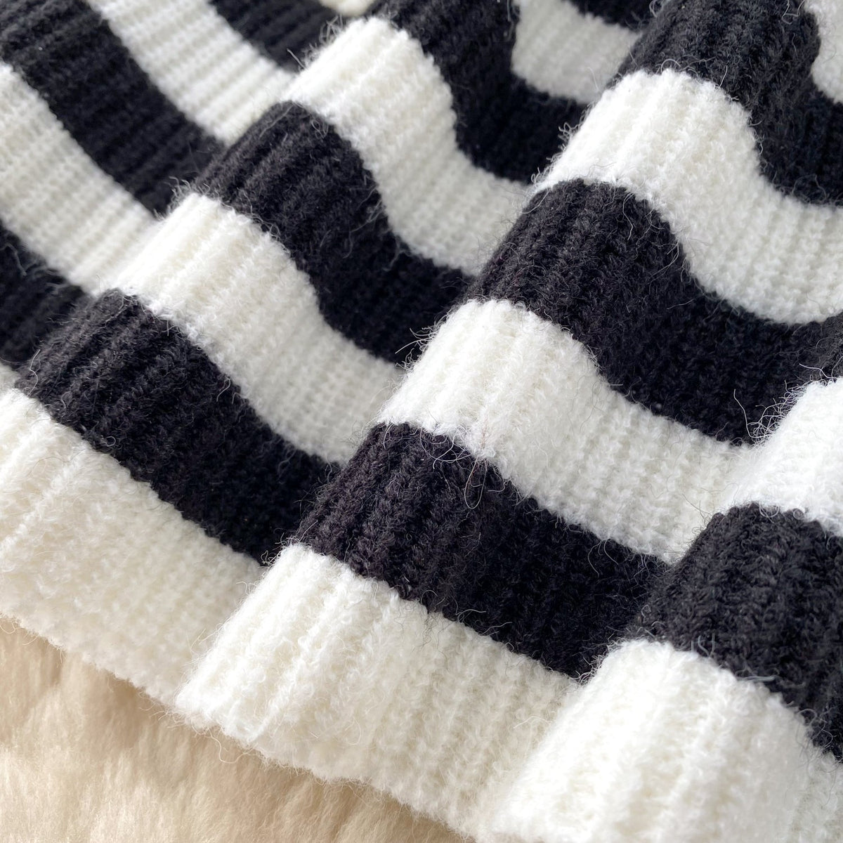 Color Blocking Striped Knitted Dress