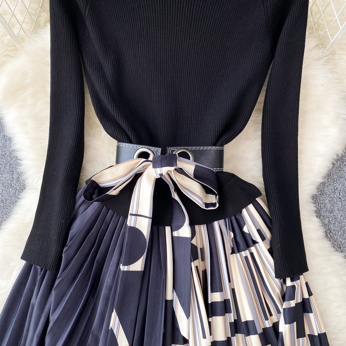 Lace-up Printed Pleated Knitted Dress