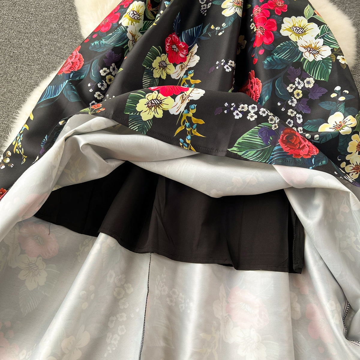 Courtly Sleeveless Floral Printed Dress