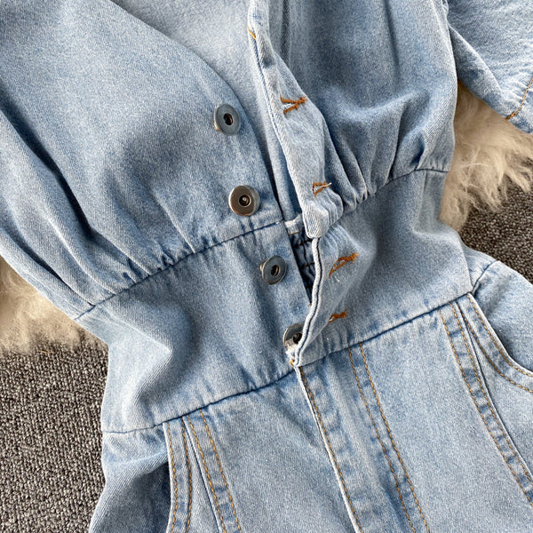 Denim V-yaka Düğmeli Bel Elbisesi