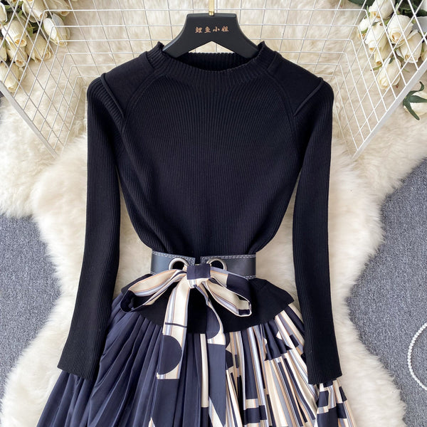 Lace-up Printed Pleated Knitted Dress